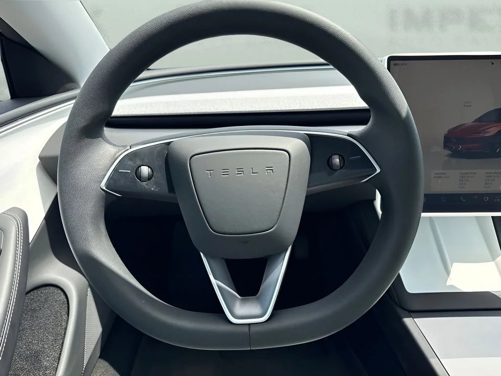 Used 2024  Tesla Base image 16