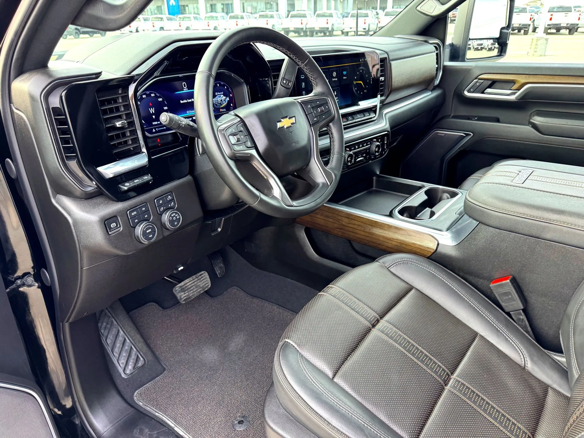 Used 2025 Black Chevrolet High Country image 11