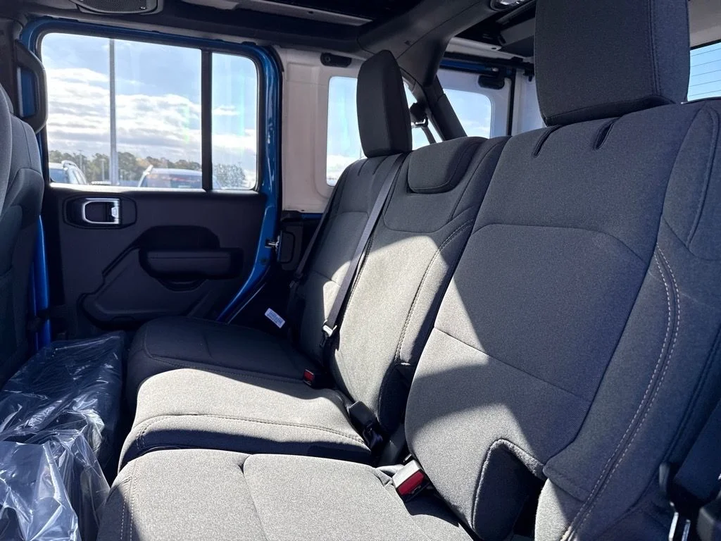 New 2026 Hydro Blue Pearl-Coat Exterior Paint Jeep Sport S image 9