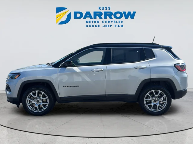 Used 2025 Silver Jeep Limited image 2