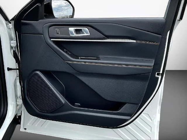 New 2026 Star White Metallic Tri-Coat Ford Tremor® image 67
