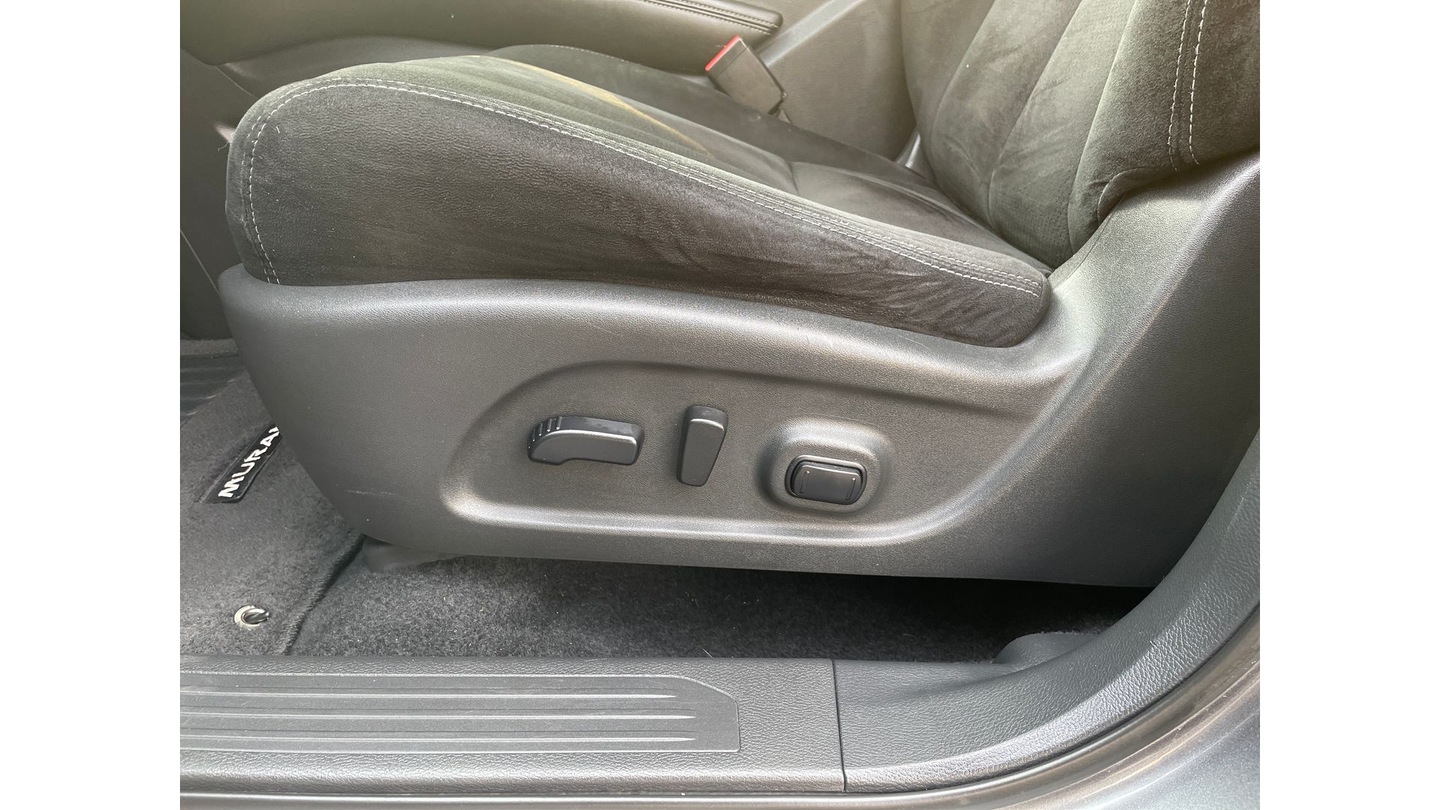 Used 2019 Silver Nissan SV image 14