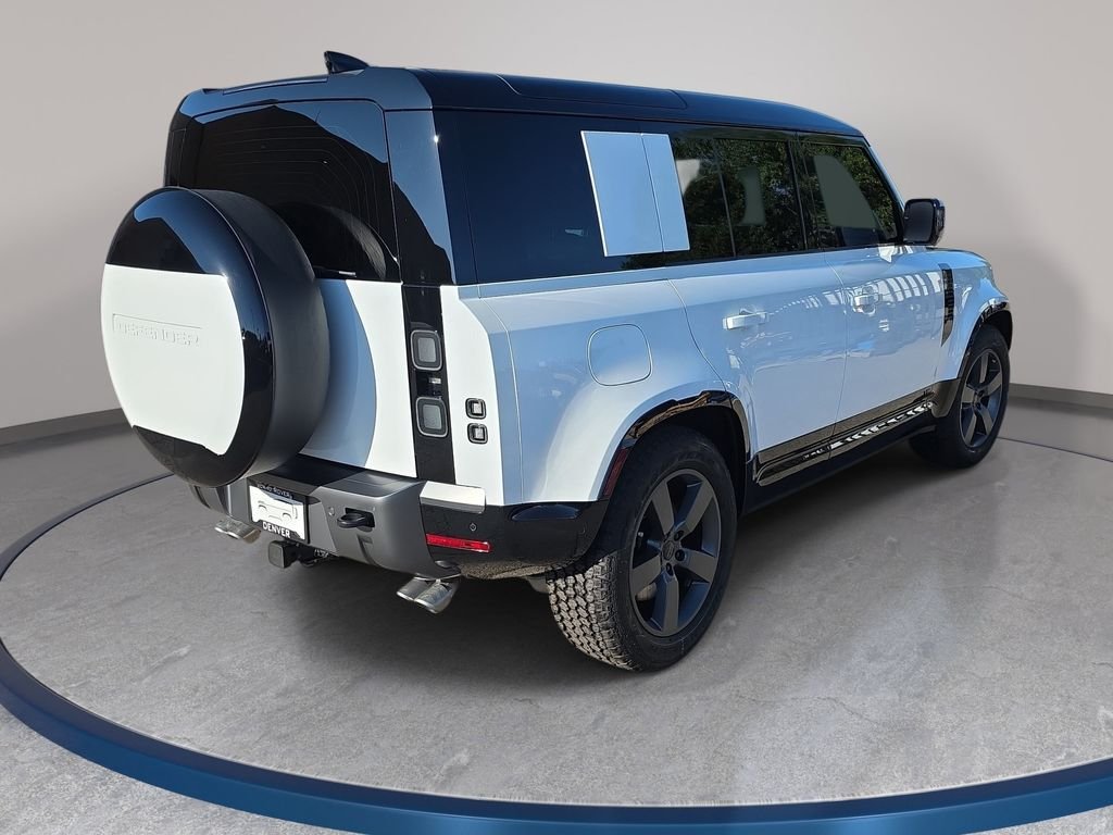 New 2026 Fuji White Land Rover V8 image 5