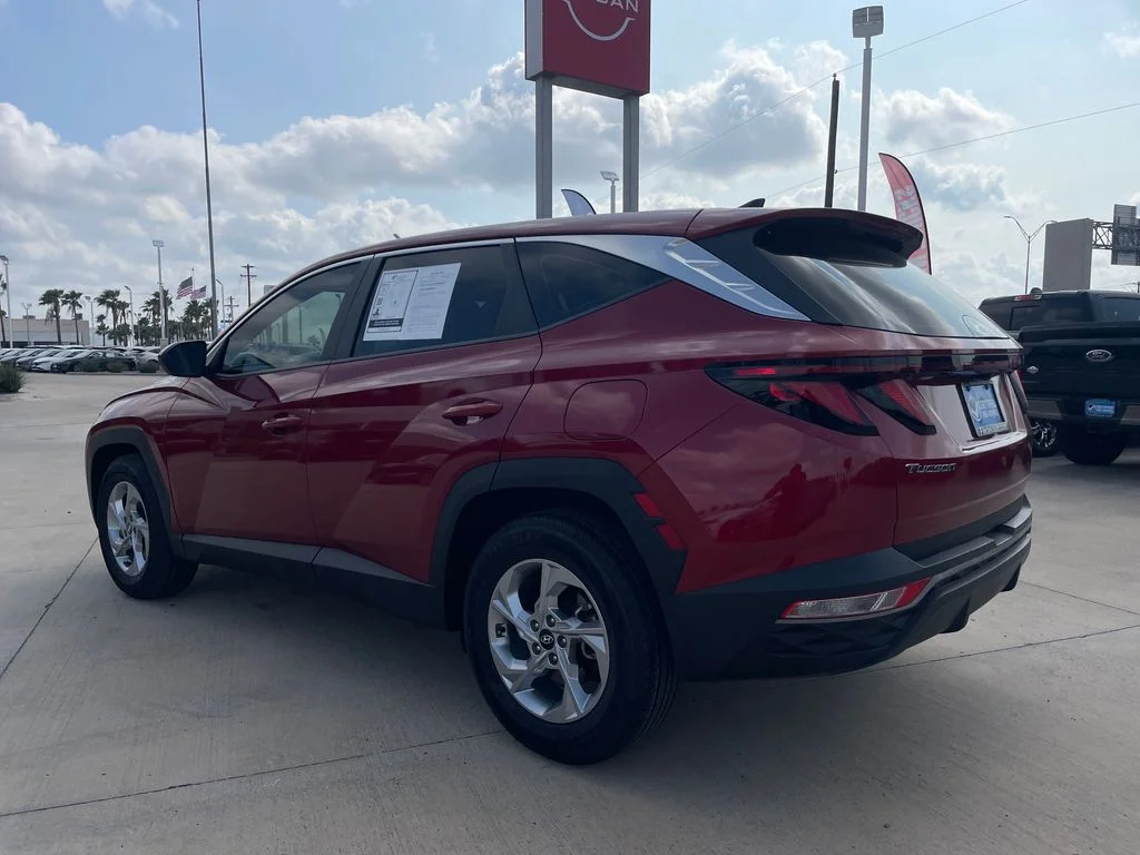 Used 2024 Red Hyundai SE image 3