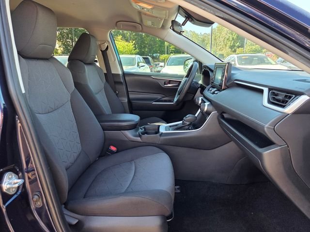 Used 2020  Toyota XLE image 18