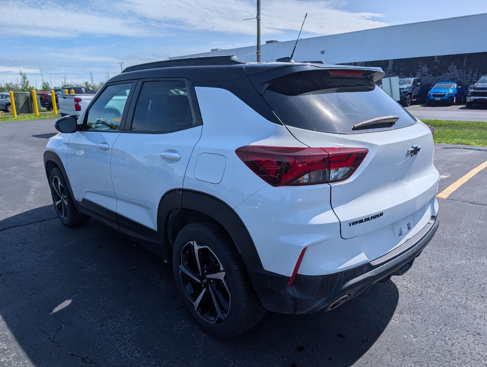 Used 2023 Summit White Chevrolet RS image 5