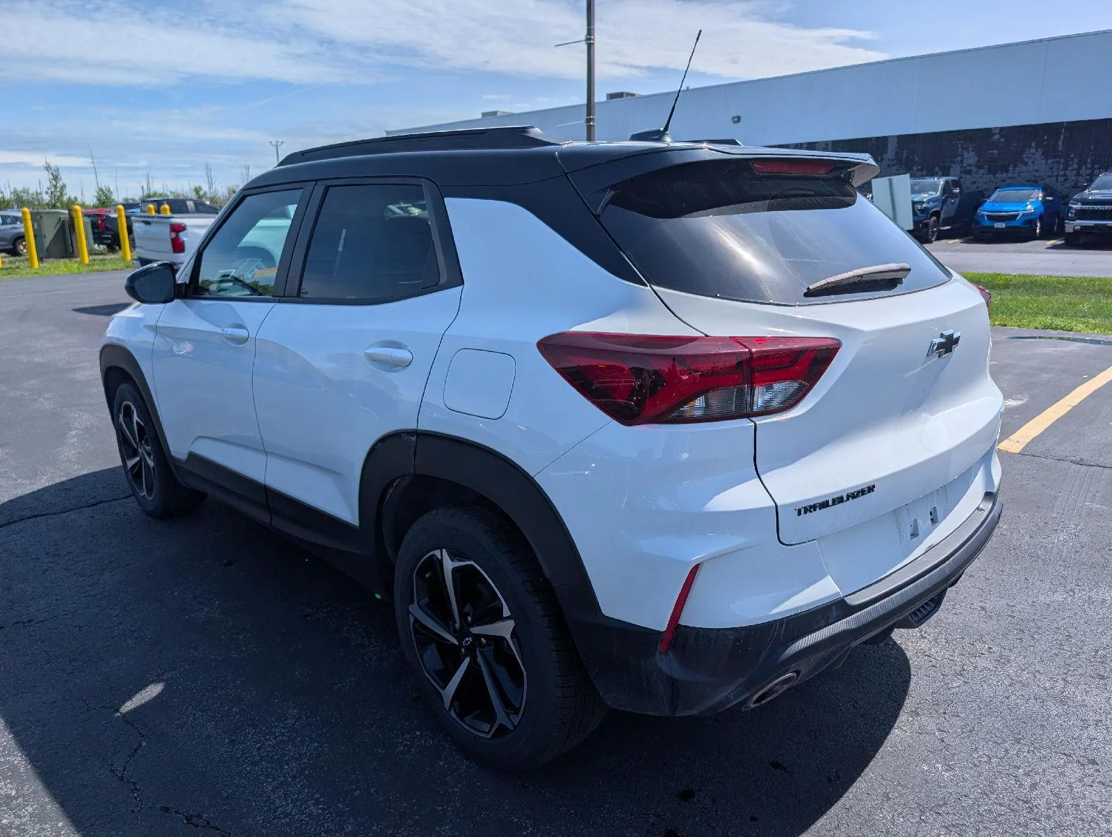Used 2023 Summit White Chevrolet RS image 5