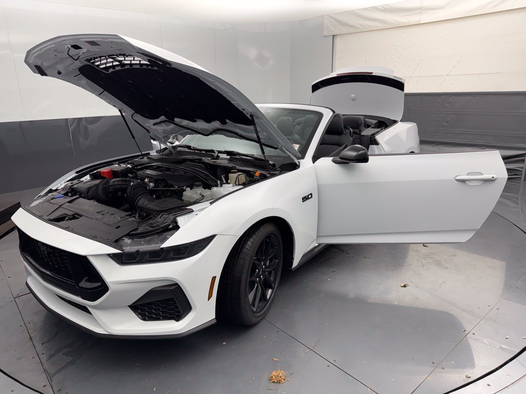 2025 Ford Mustang GT Premium Convertible - Photo 18