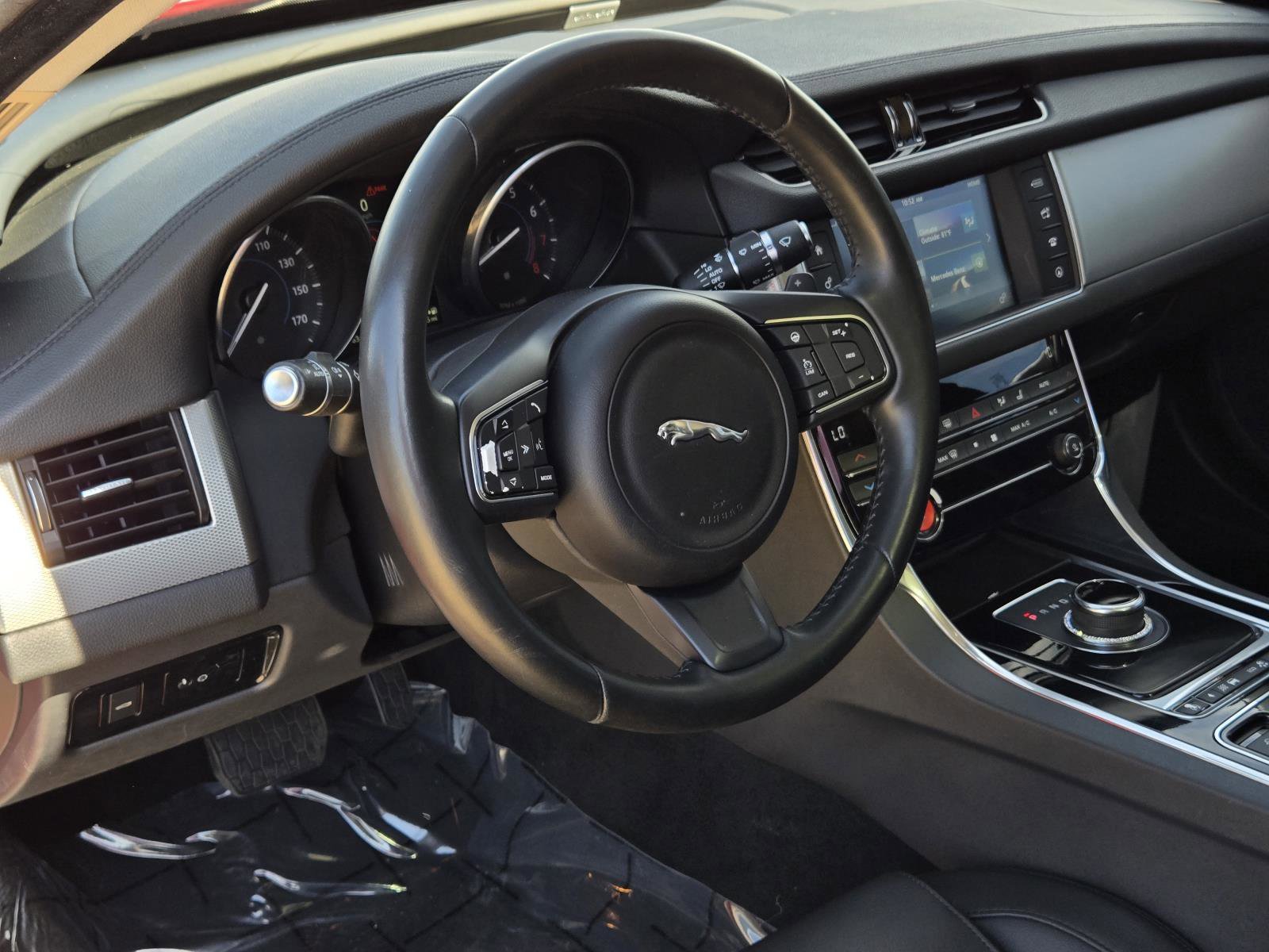 Used 2017  Jaguar 35t Premium image 30