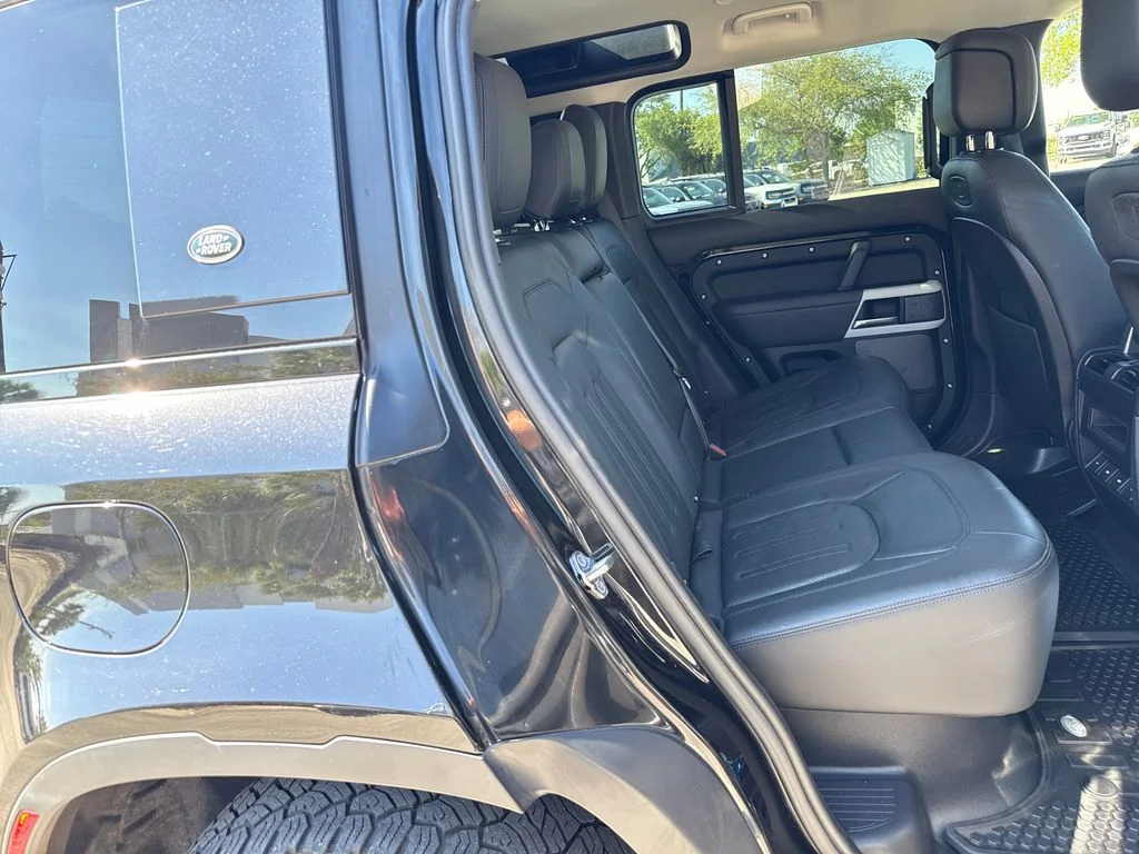 Used 2020  Land Rover HSE image 28