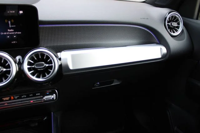 Used 2022  Mercedes-Benz GLB 250 image 20