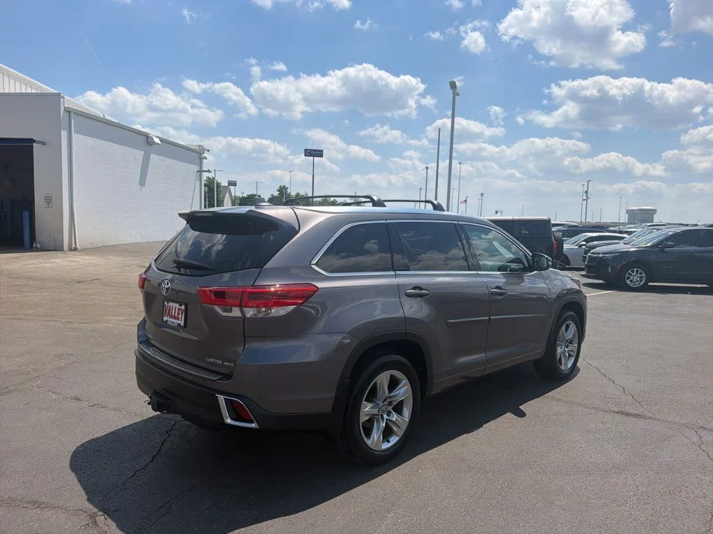 Used 2018 Gray Toyota Limited image 8