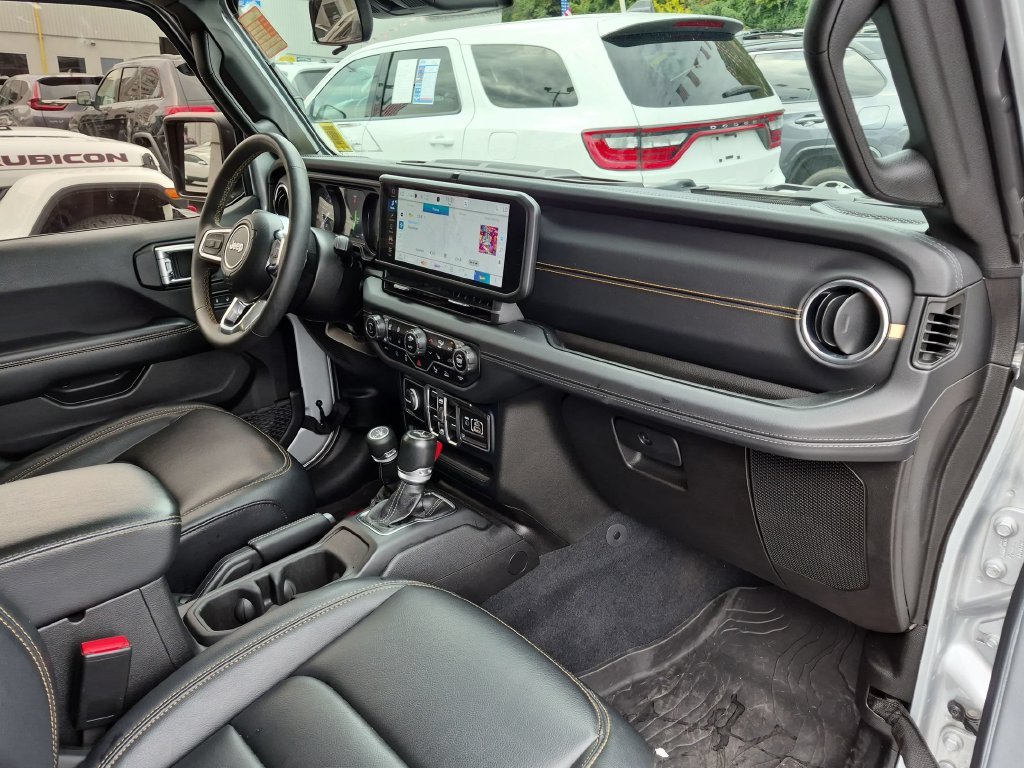 Used 2024 Silver Jeep Sahara 4xe image 19