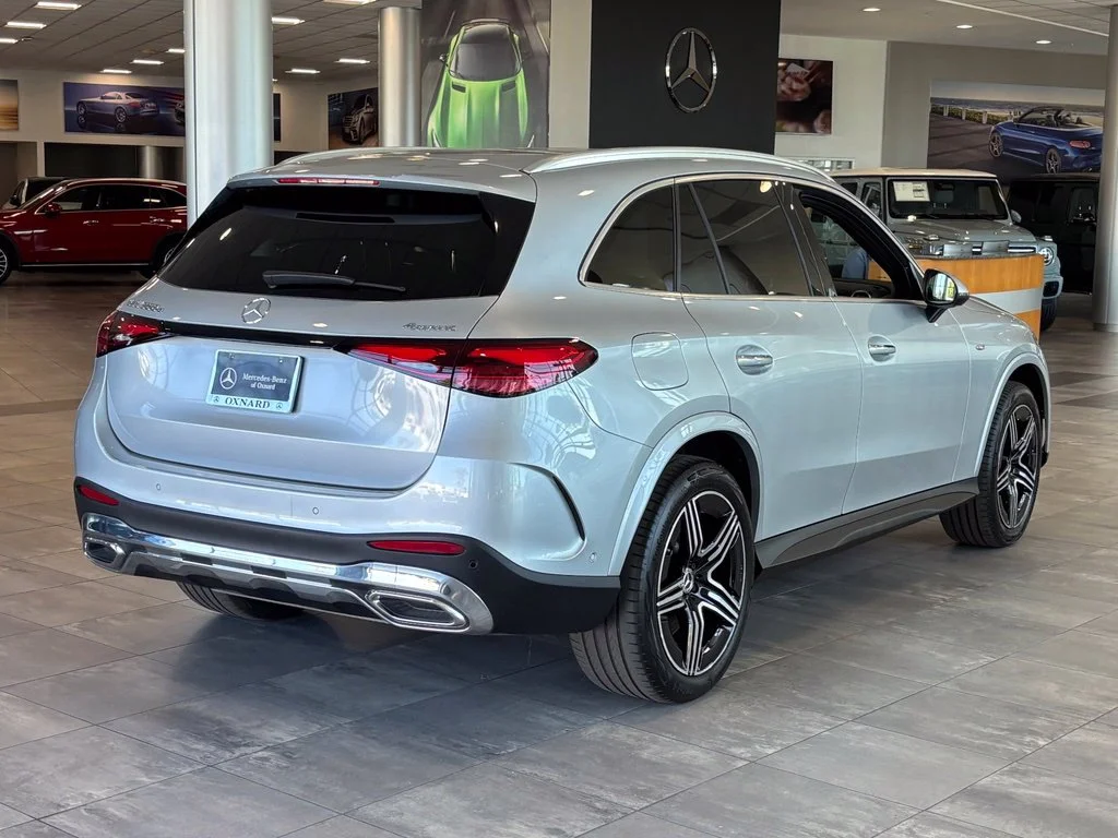 Used 2025 Silver Mercedes-Benz GLC 350e image 4