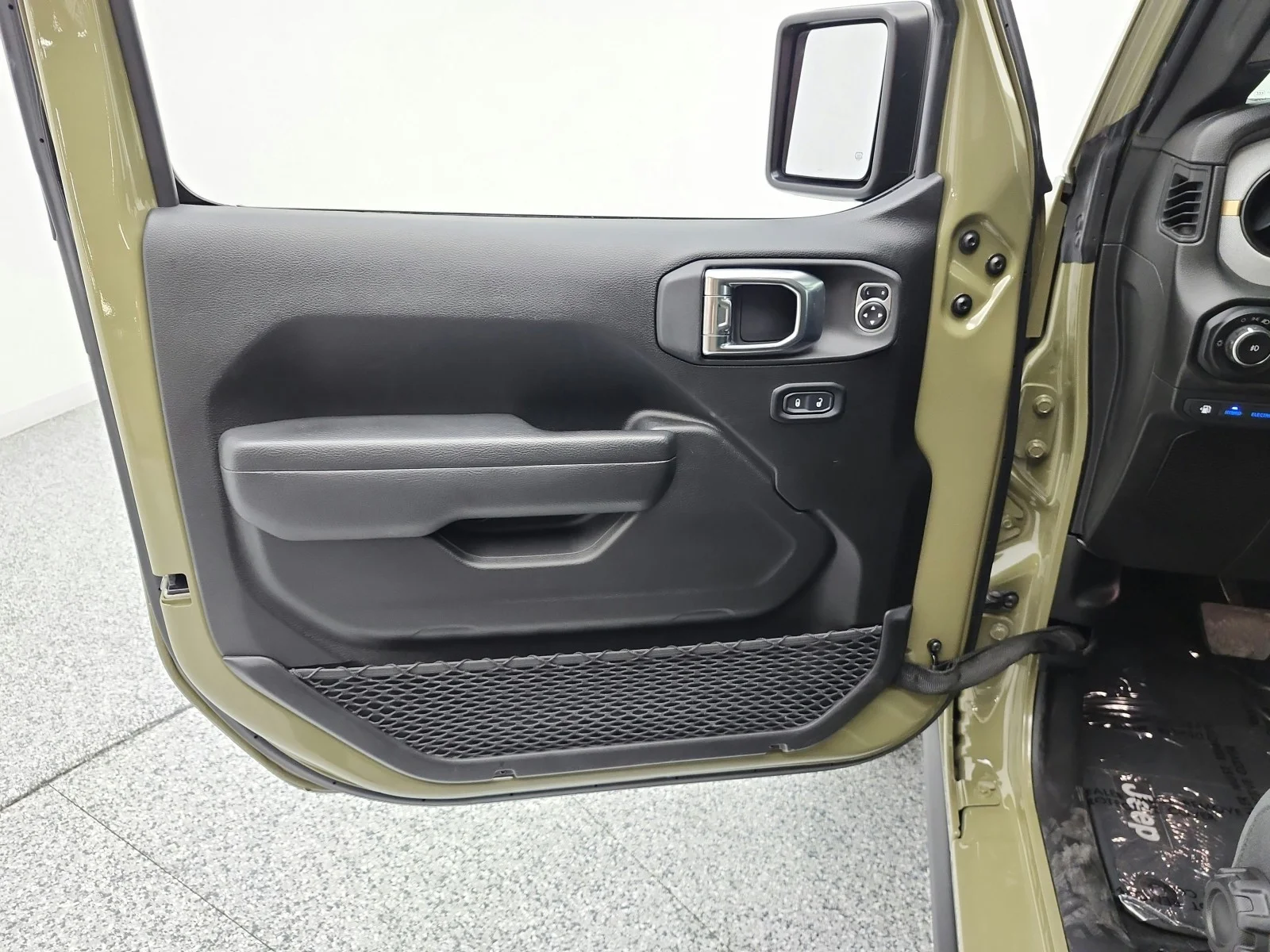 Used 2025 41 Jeep Willys 4x4 image 12
