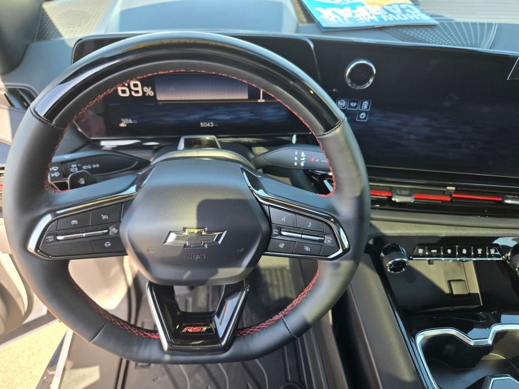 Used 2025 White Chevrolet RST image 18