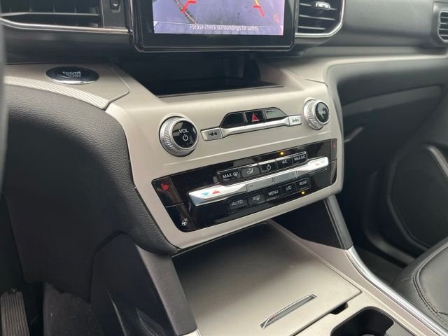 Used 2023 Silver Ford XLT image 25