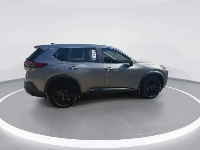 Used 2023 Gray Nissan SV image 9