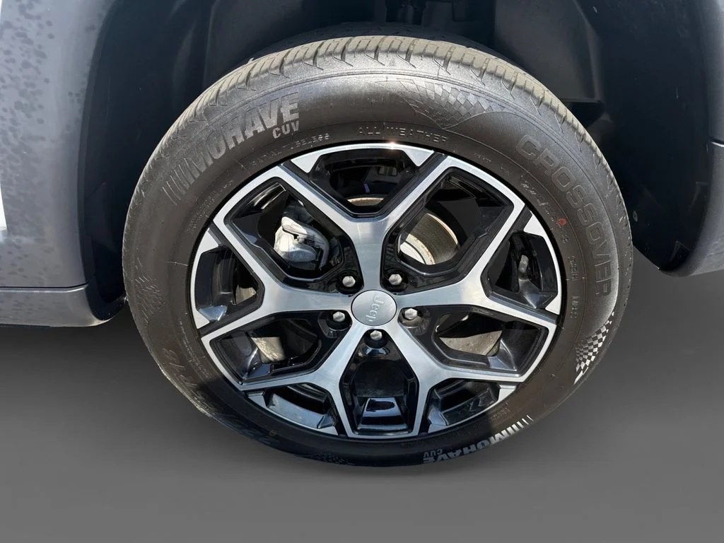 Used 2024 White Jeep Limited image 8