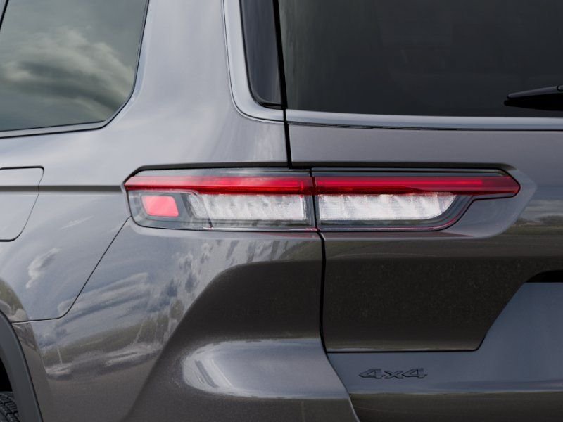 New 2026 Baltic Gray Metallic Clear-Coat Exterior Paint Jeep Altitude image 9