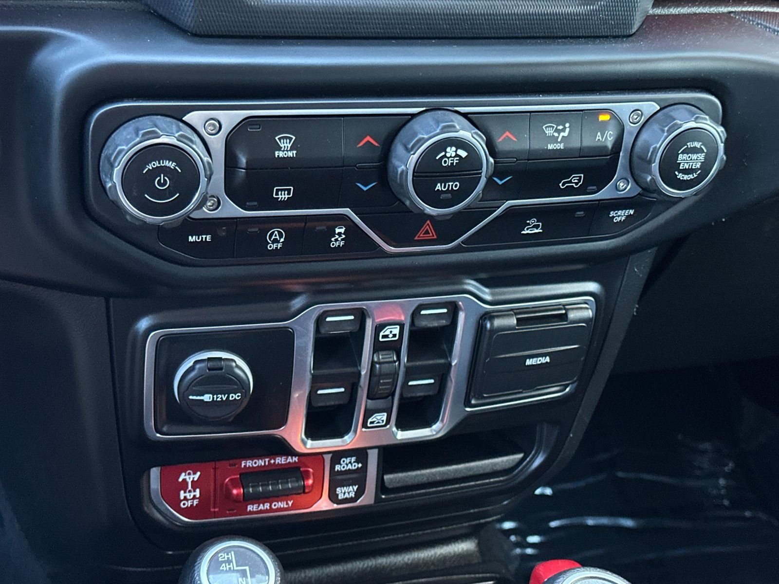 Used 2020 Hydro Blue Pearlcoat Jeep Rubicon image 18
