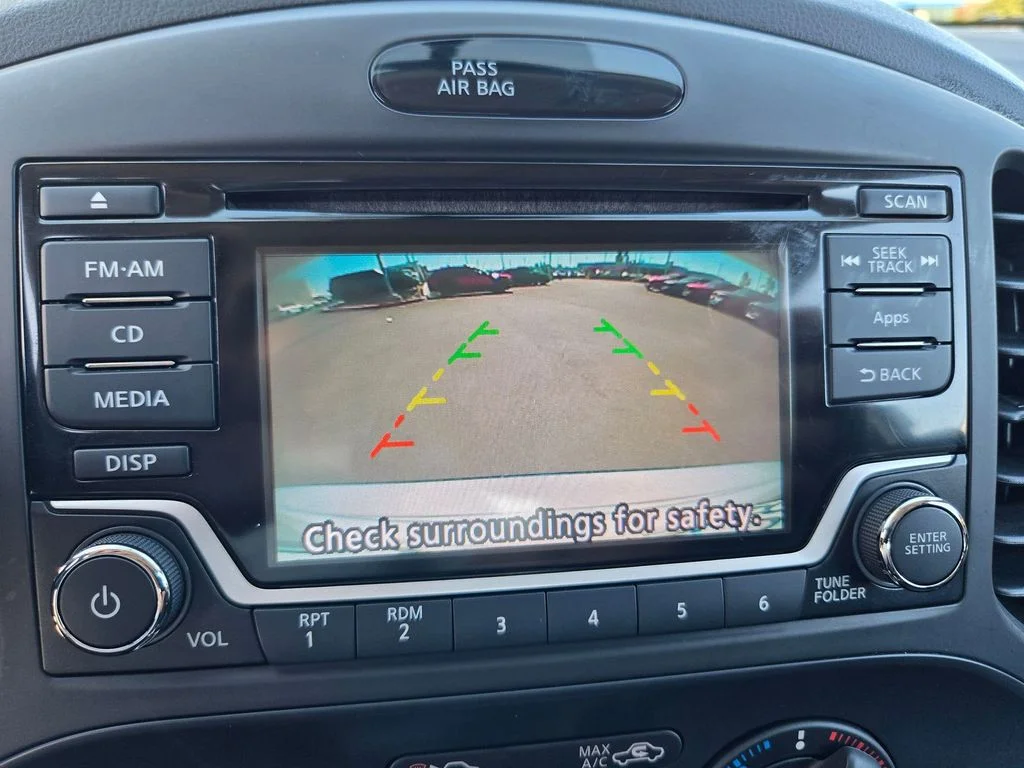 Used 2016 Silver Nissan S image 10