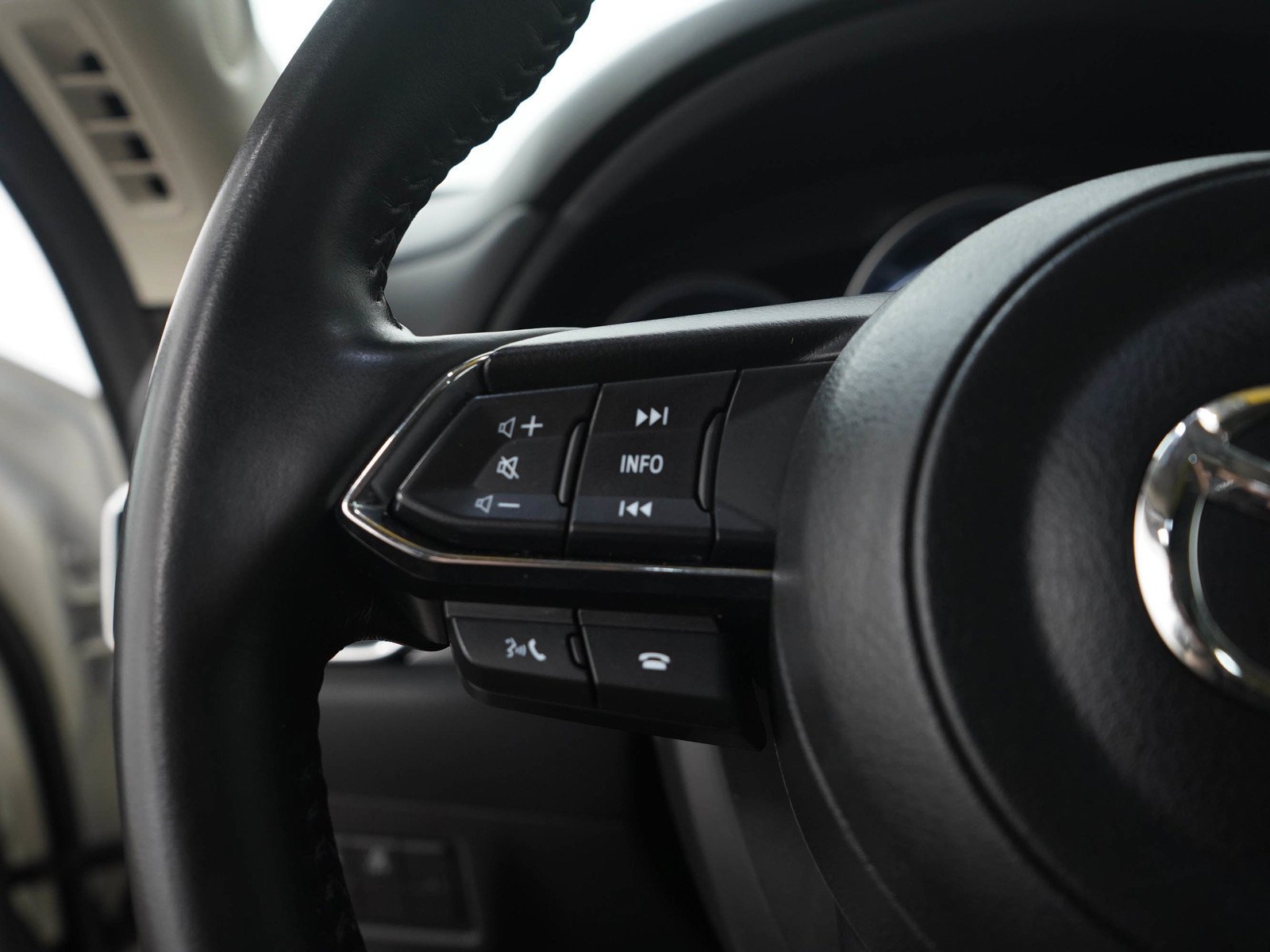 Used 2025 Rhodium White Metallic Mazda 2.5 S Preferred Package image 25