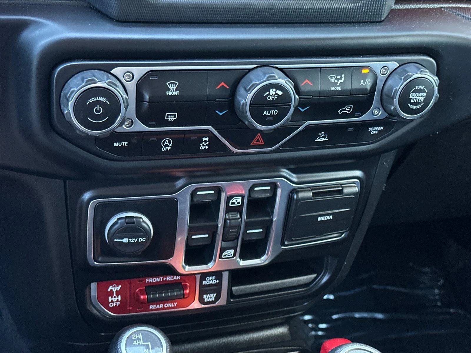Used 2020 Hydro Blue Pearlcoat Jeep Rubicon image 18