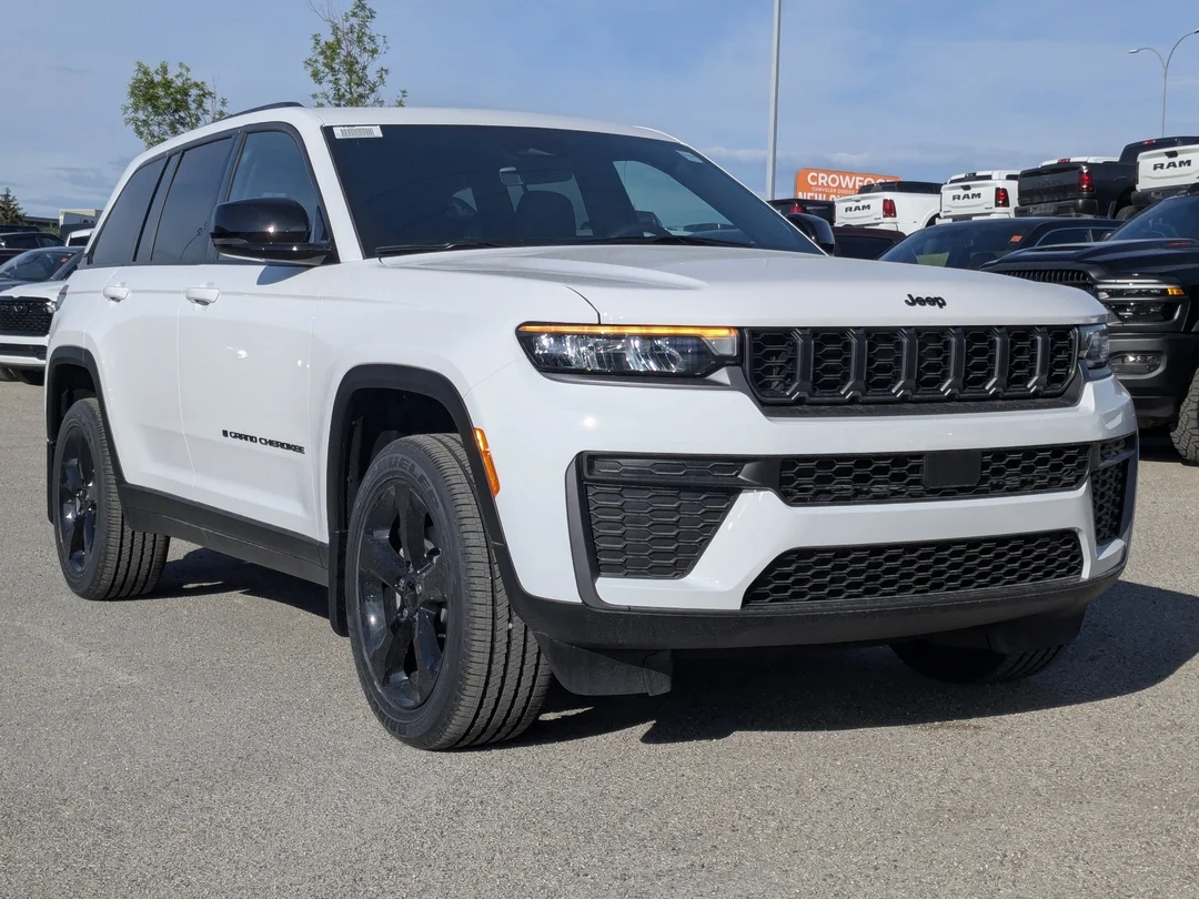 New 2026 White Jeep Altitude - - 4x4 - Power Sunroof - Trailer Tow Pkg - 20 Black Wheels - Remote Start & More! image 2