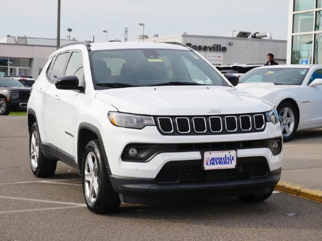 Used 2024 White Jeep Latitude image 24
