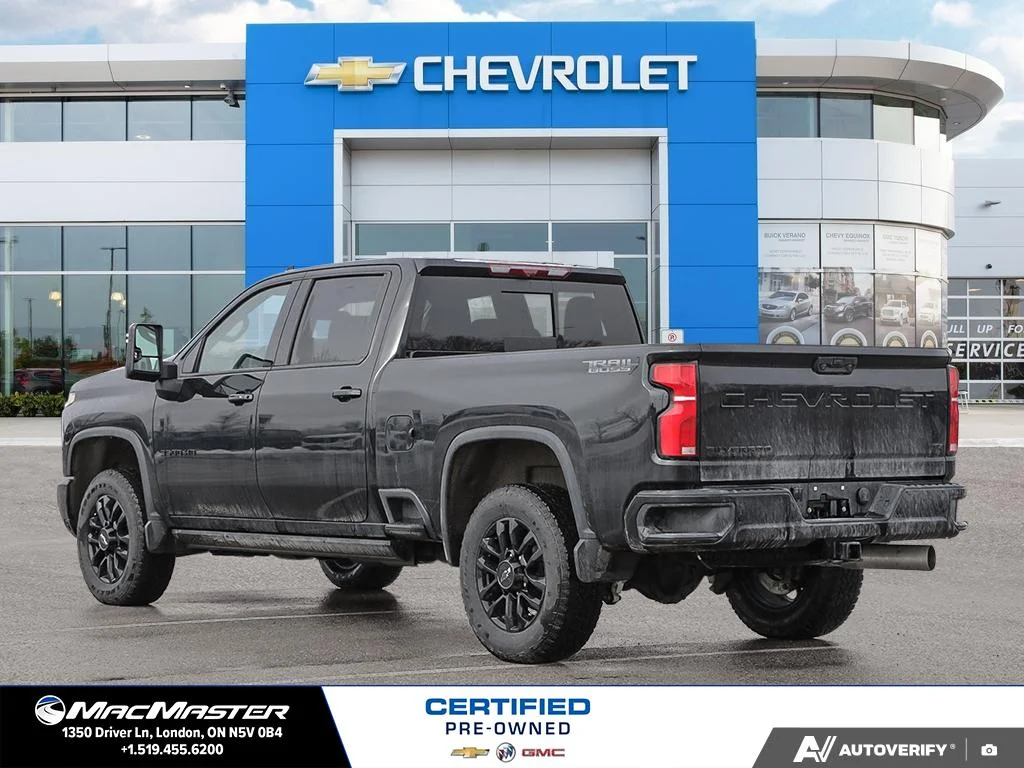 Used 2025  Chevrolet LTZ image 3