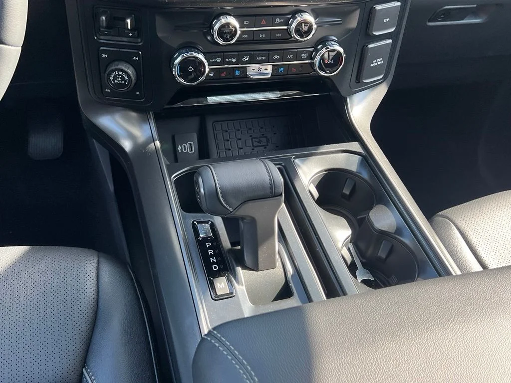 New 2026 Oxford White Ford Lariat® image 17