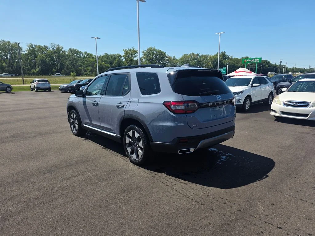 New 2026 Sonic Gray Pearl Honda Touring image 5