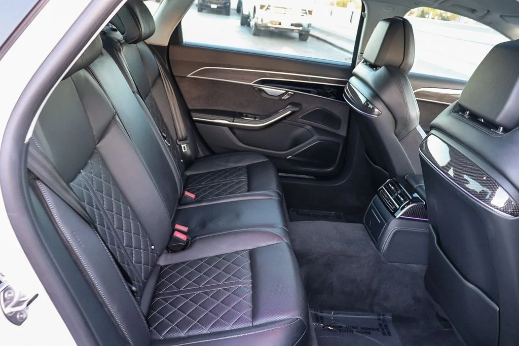 Used 2022  Audi 4.0T image 19