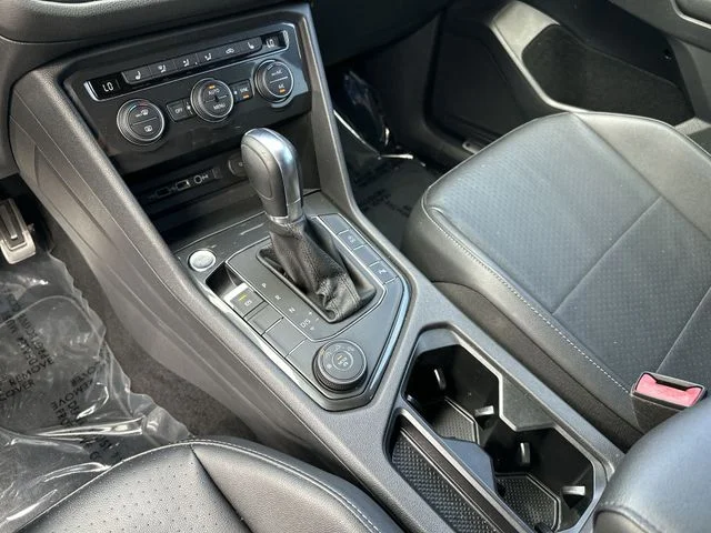 Used 2019 Blue Volkswagen 2.0T SEL R-Line image 21