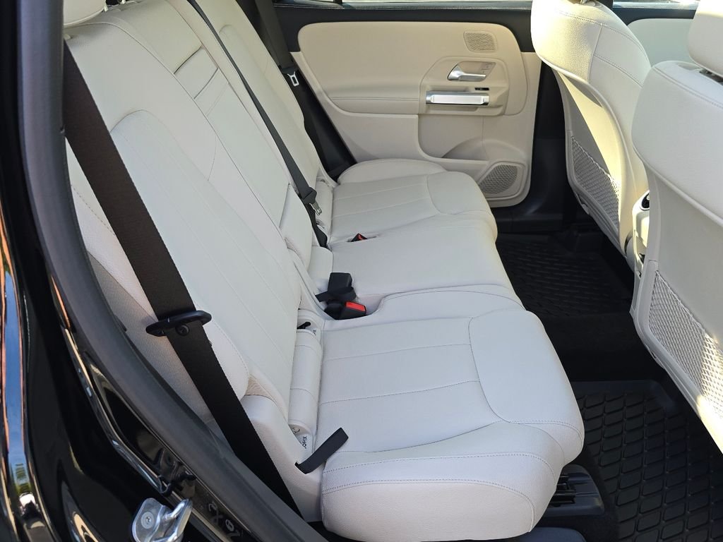 New 2026 Night Black Mercedes-Benz GLB 250 image 23