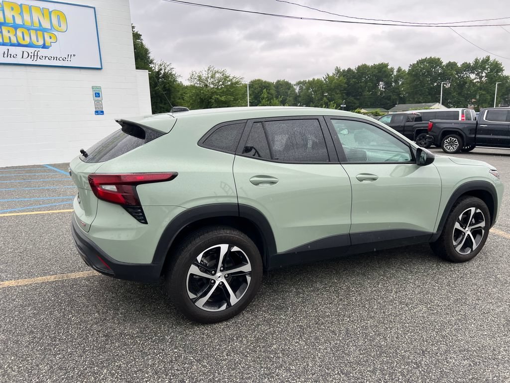 Certified Used 2024 Cacti Green Chevrolet 1RS image 3