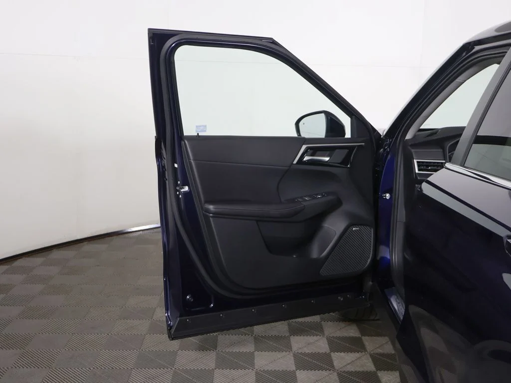 New 2026 Blue Mitsubishi SE image 21