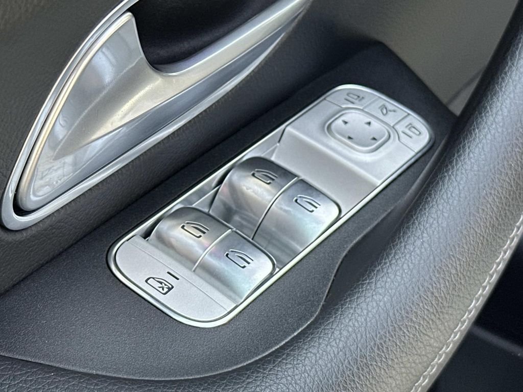 Certified Used 2025 Polar White Mercedes-Benz GLE 350 image 31