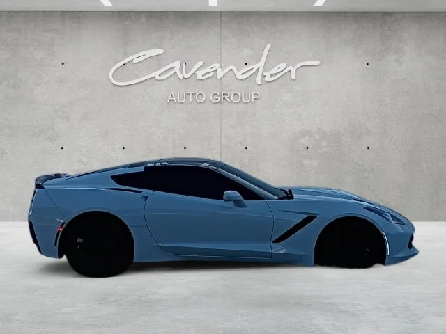 Used 2019 White Chevrolet Stingray image 17