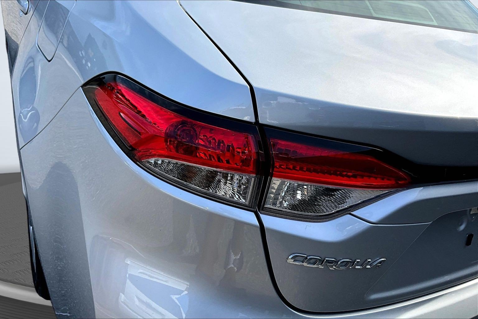 Used 2025 Silver Toyota LE image 19