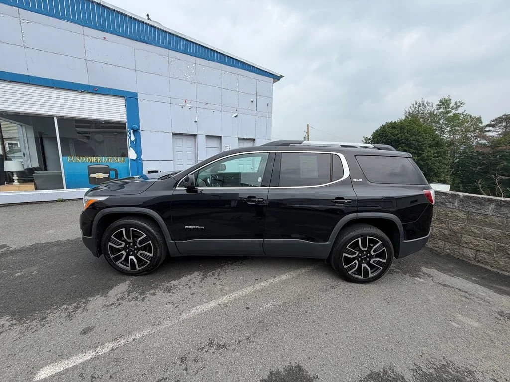 Used 2019 EBONY TWILIGHT METALLIC GMC SLE image 2