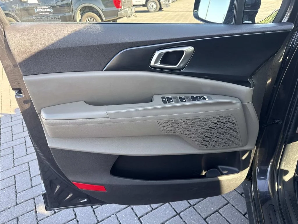 Used 2025 Gray Kia LXS image 16