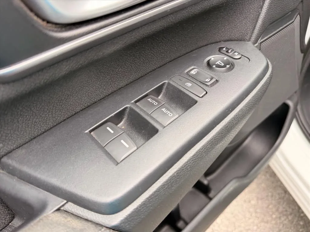 Used 2019  Honda EX image 17