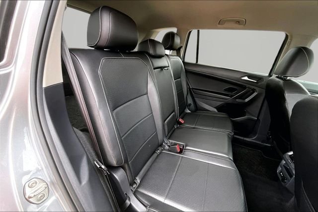Used 2021 Silver Volkswagen 2.0T SEL image 28