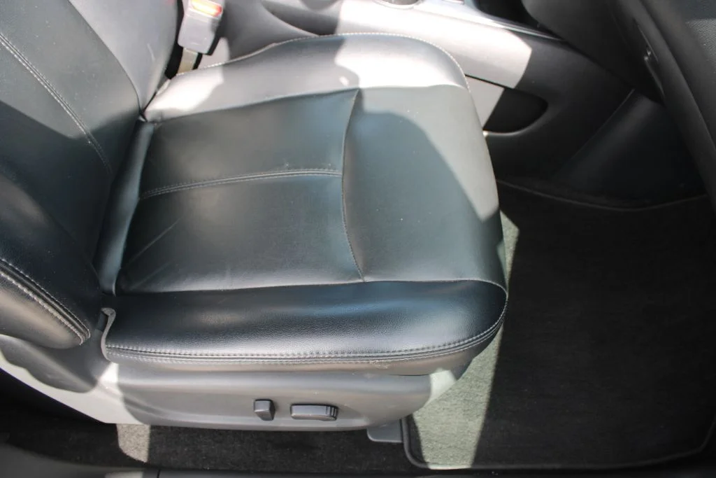 Used 2018 Silver Nissan SL image 14