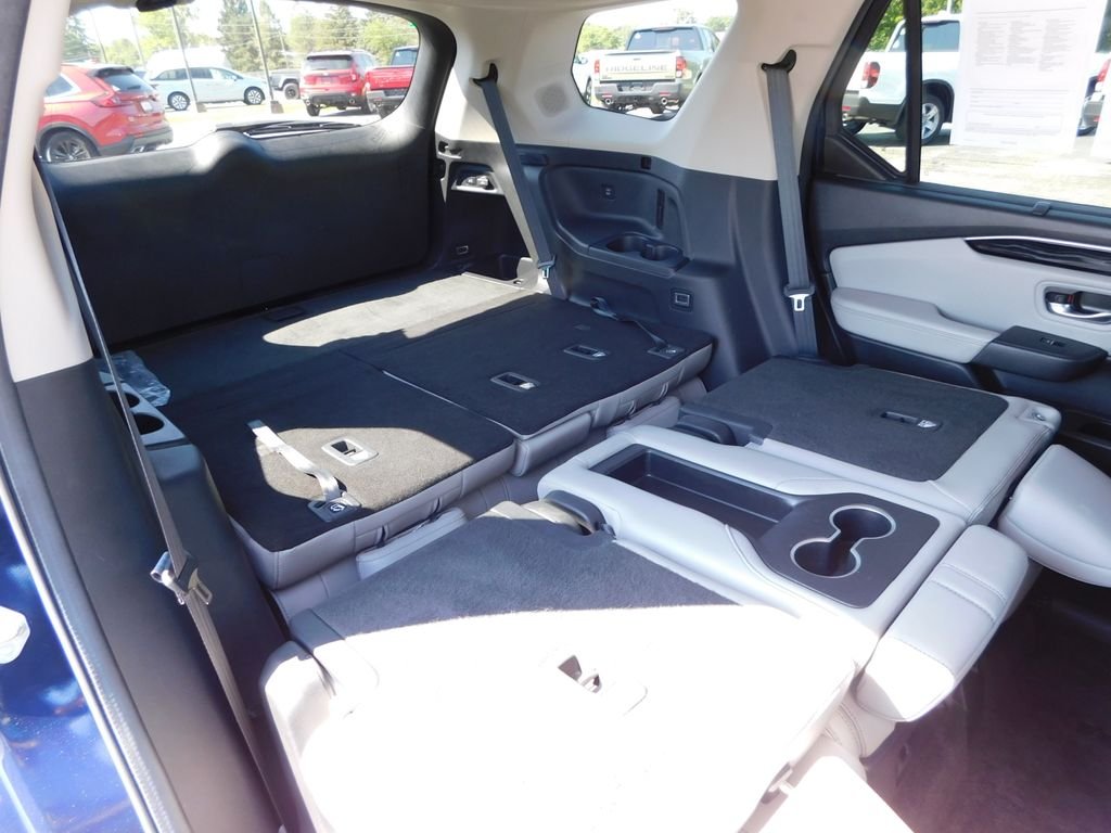Certified Used 2024 Obsidian Blue Pearl Honda AWD TRG image 31