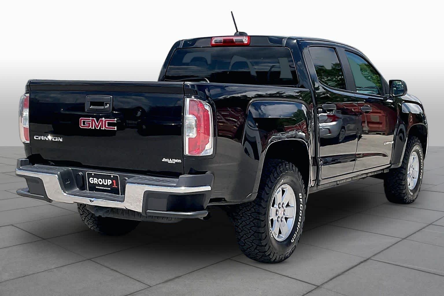 Used 2017 Onyx Black GMC 2WD image 12