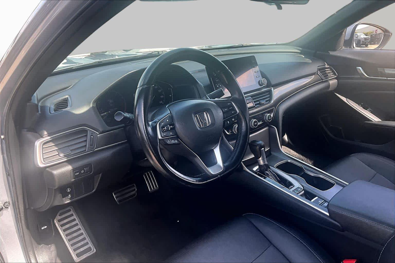 Used 2020 Lunar Silver Metallic Honda Sport image 18