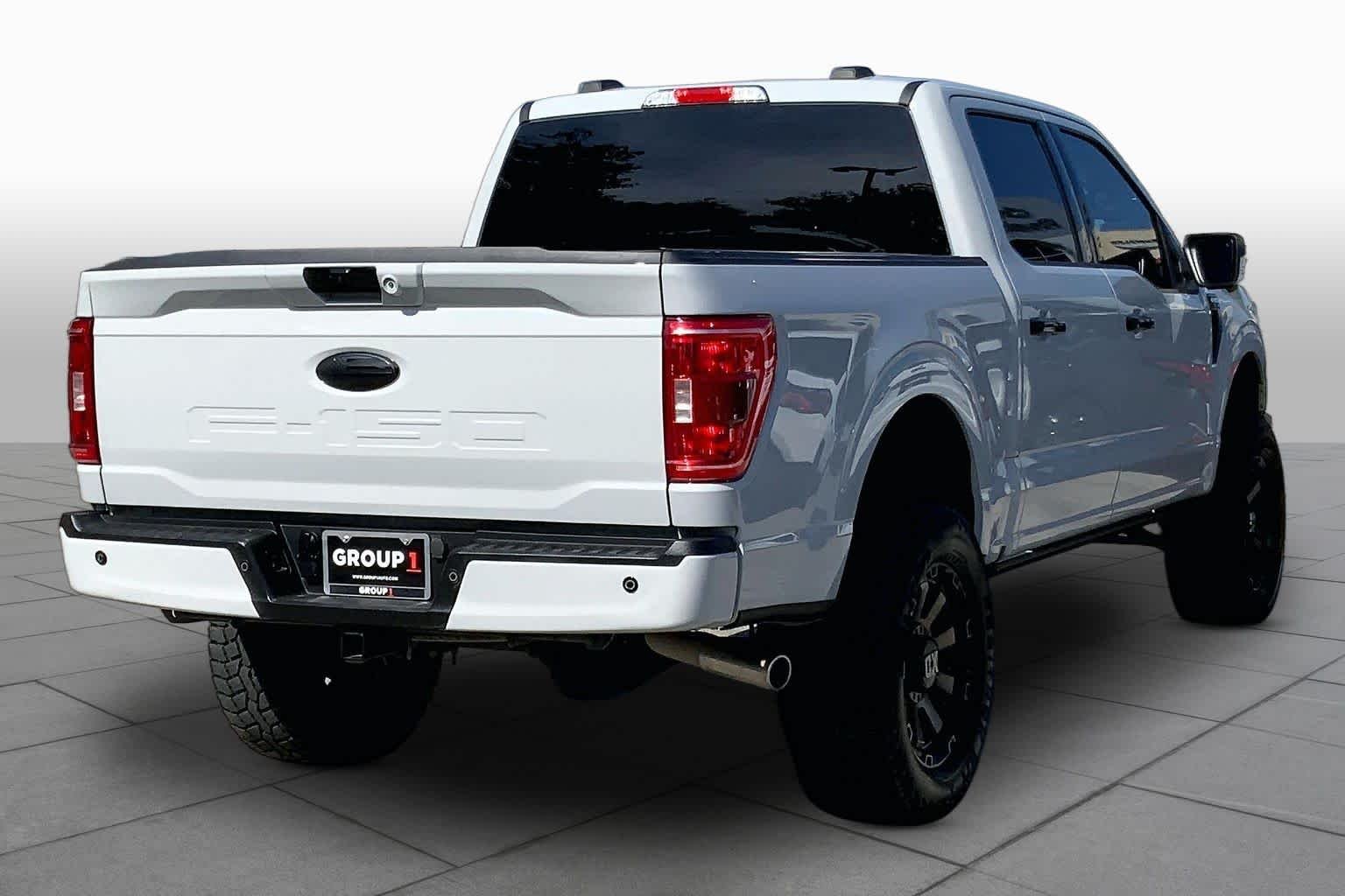 Used 2023 Avalanche Gray Ford XLT image 24